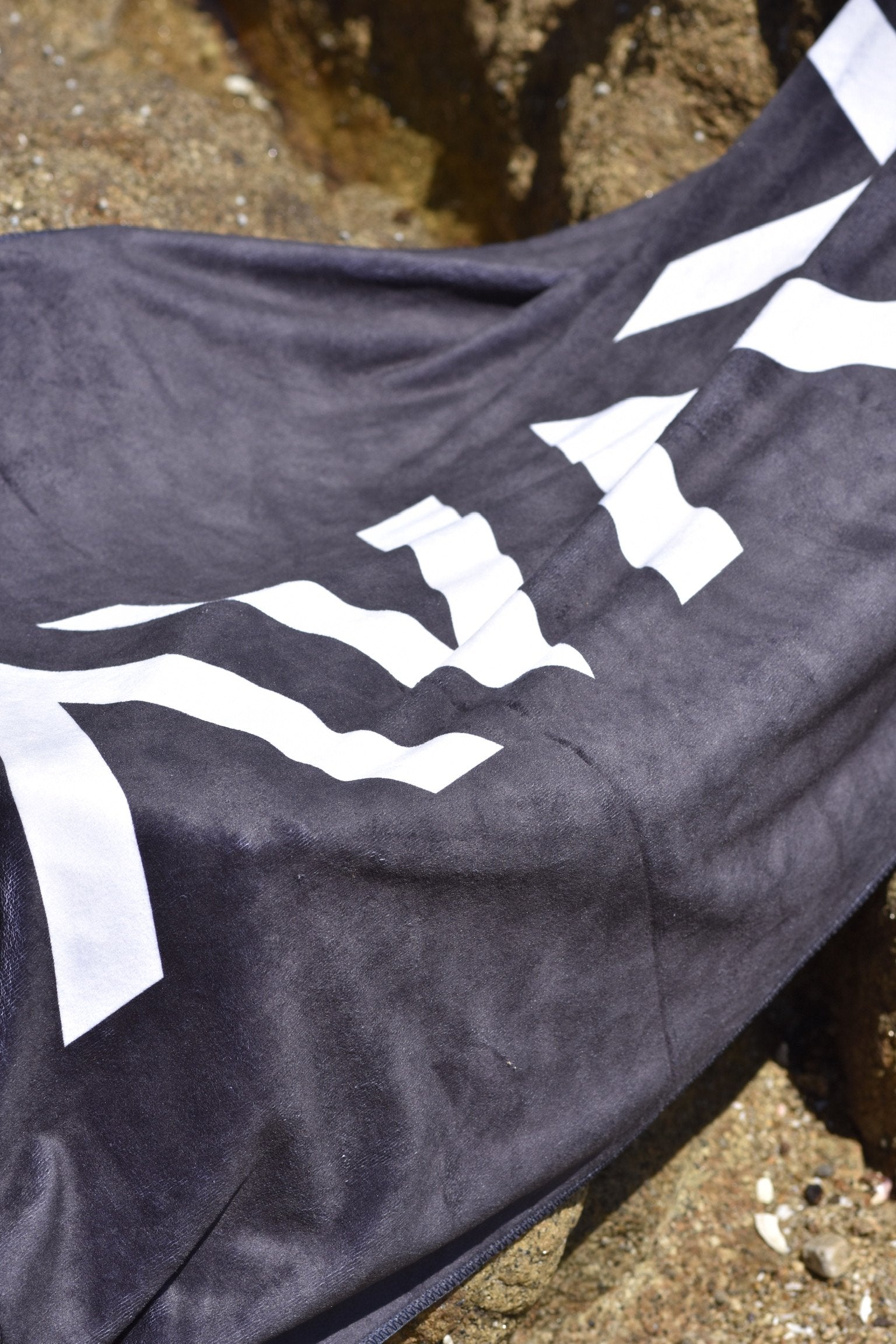 Inverted - Towel | AVAYOS