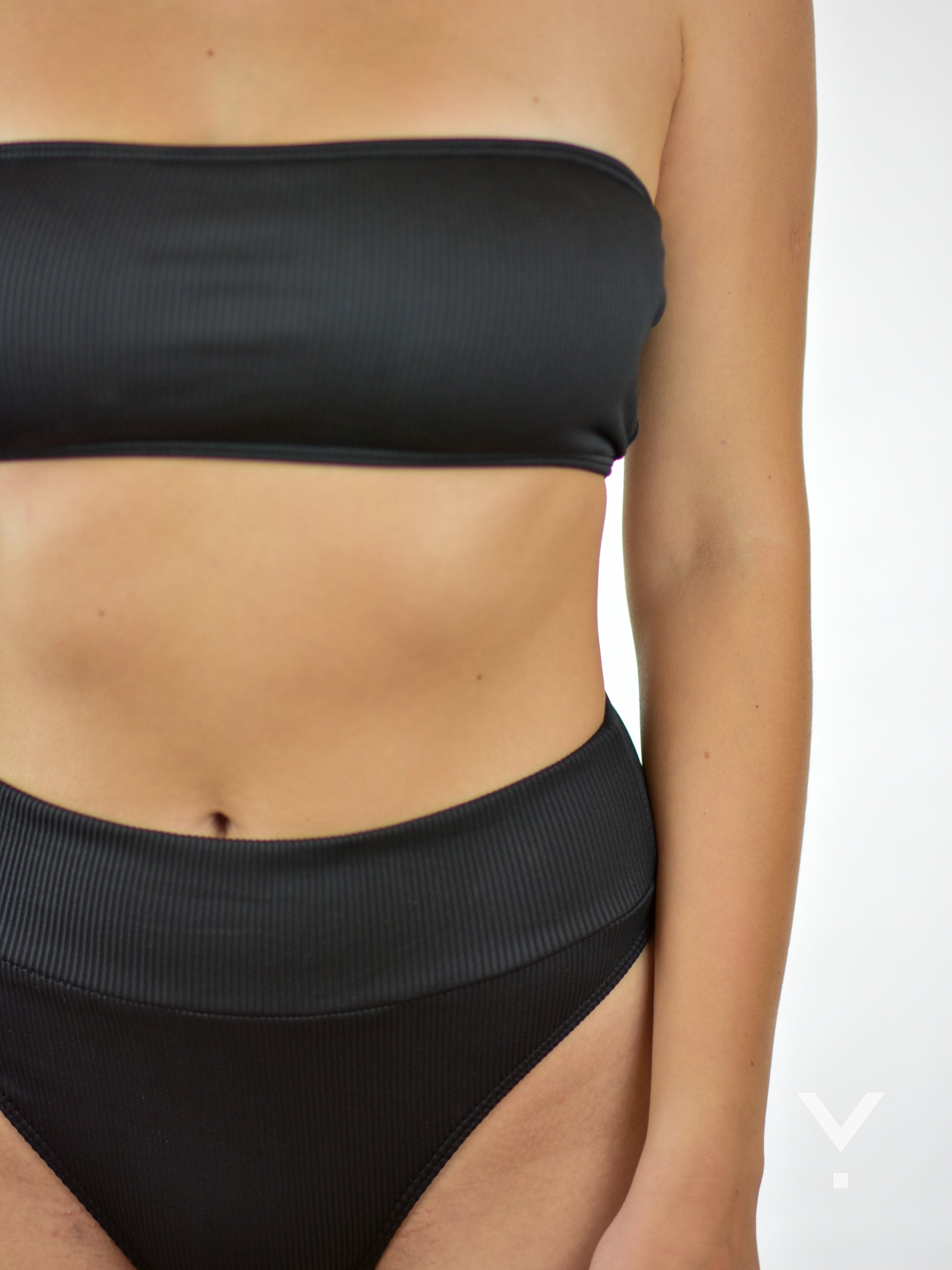 Wipeout Bikini Top Black - Bikini top | AVAYOS