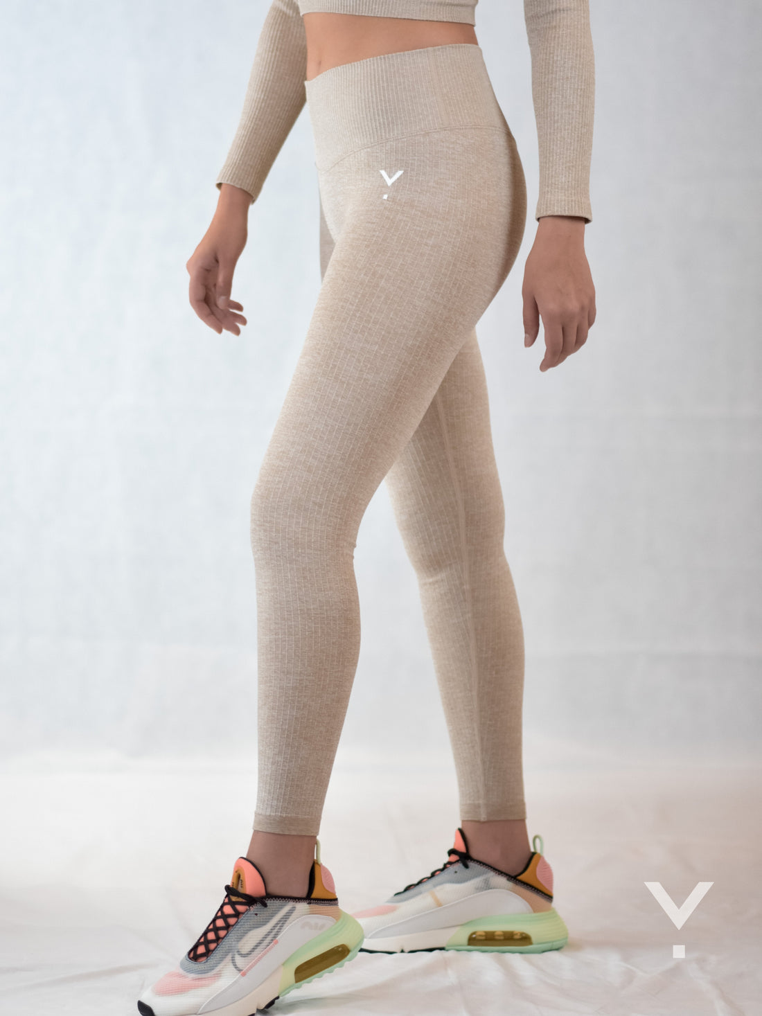 Balance Leggings Khaki - Leggings | AVAYOS