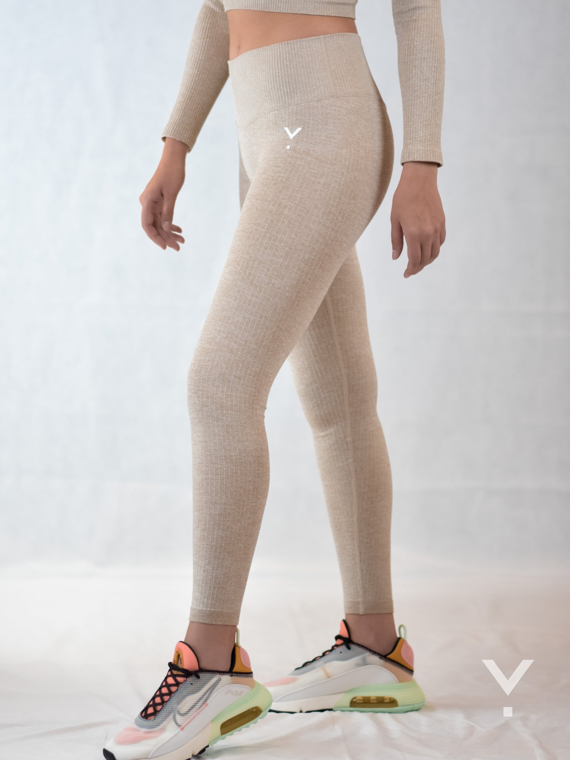 Gymshark - Velocity Seamless Scrunch Leggings on Designer Wardrobe